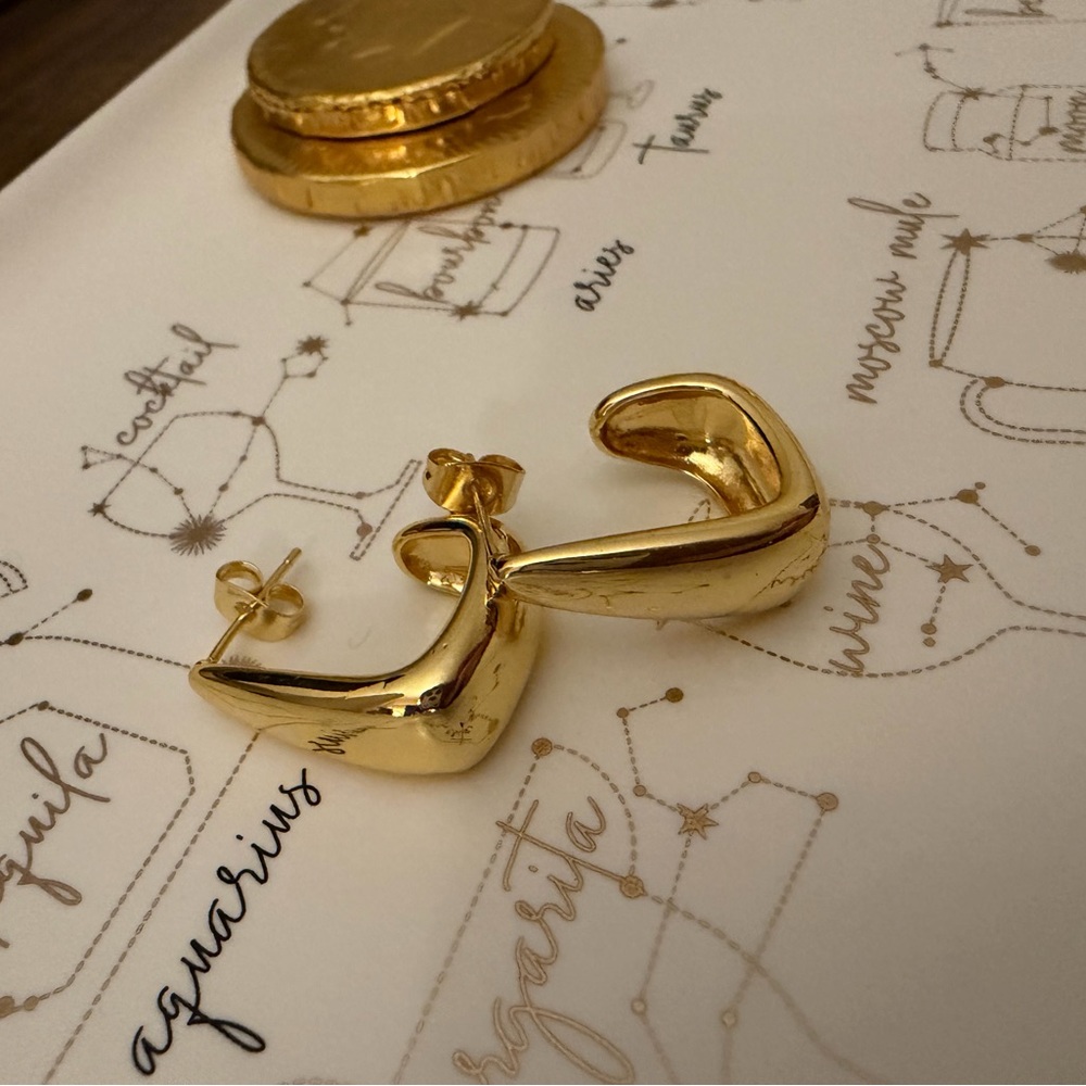 Shiny chunky gold geometric hoop statement earrings